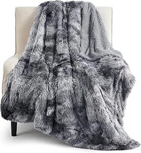 Bedsure Fluffy Throw Blanket Gifts for Women Men, Soft Fleece Sherpa Cozy Fuzzy Plush Warm Minky Thick Faux Fur Throw for Couch, Bed, Home Living Room Decor Bedroom Blanket Gifts for Mom Dad, Grey